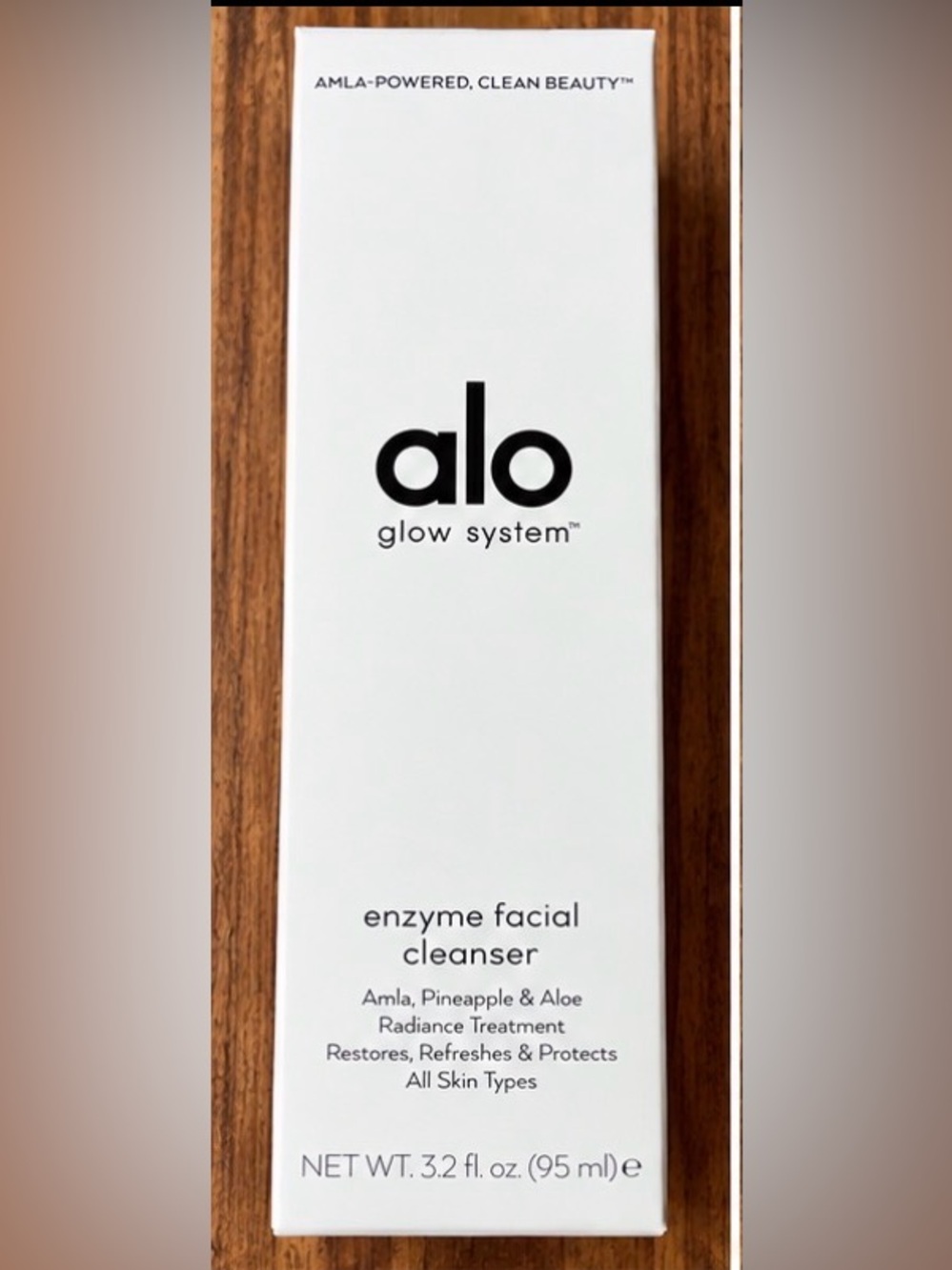 ALO Yoga enzyme facial cleanser - white